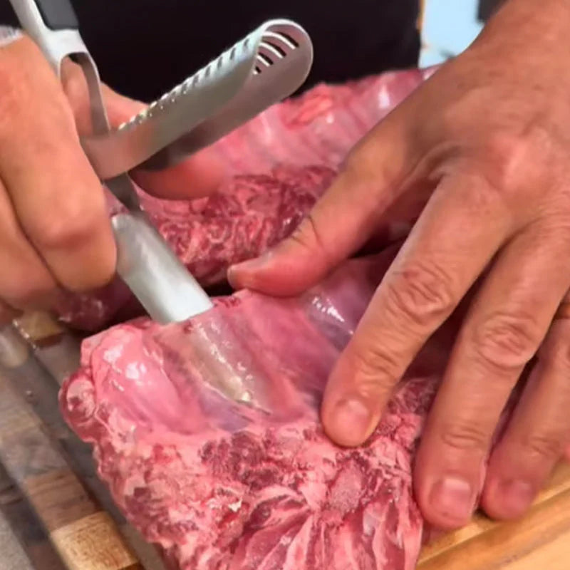🍖 Rozsdamentes acél BBQ bordanyúzó – Csúszásmentes markolat, gyors bőrtávolítás – Hatékony kiegészítő grillezéshez, sütéshez 🔪